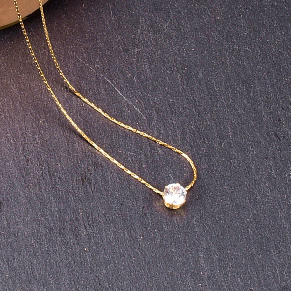 Elegant Solitaire Pendant Necklace – Gold-Tone Chain OSL22