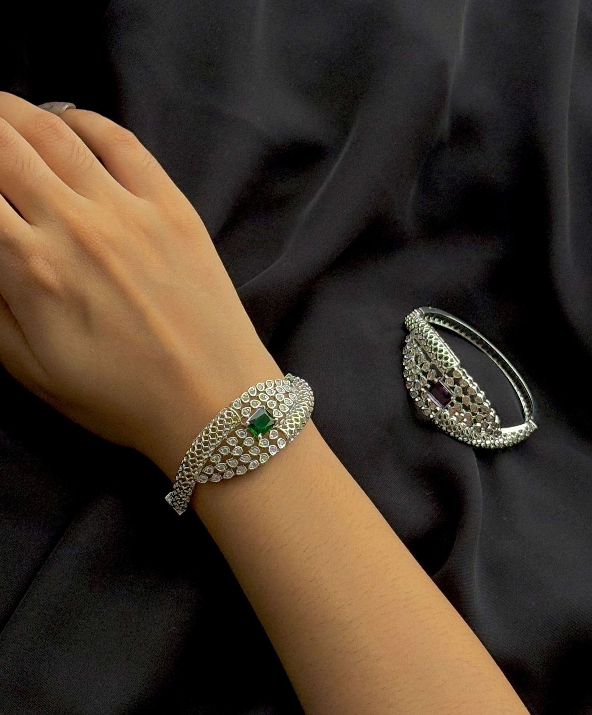 Luna Gleam A.D Blue Stone Silver Kada OSL09