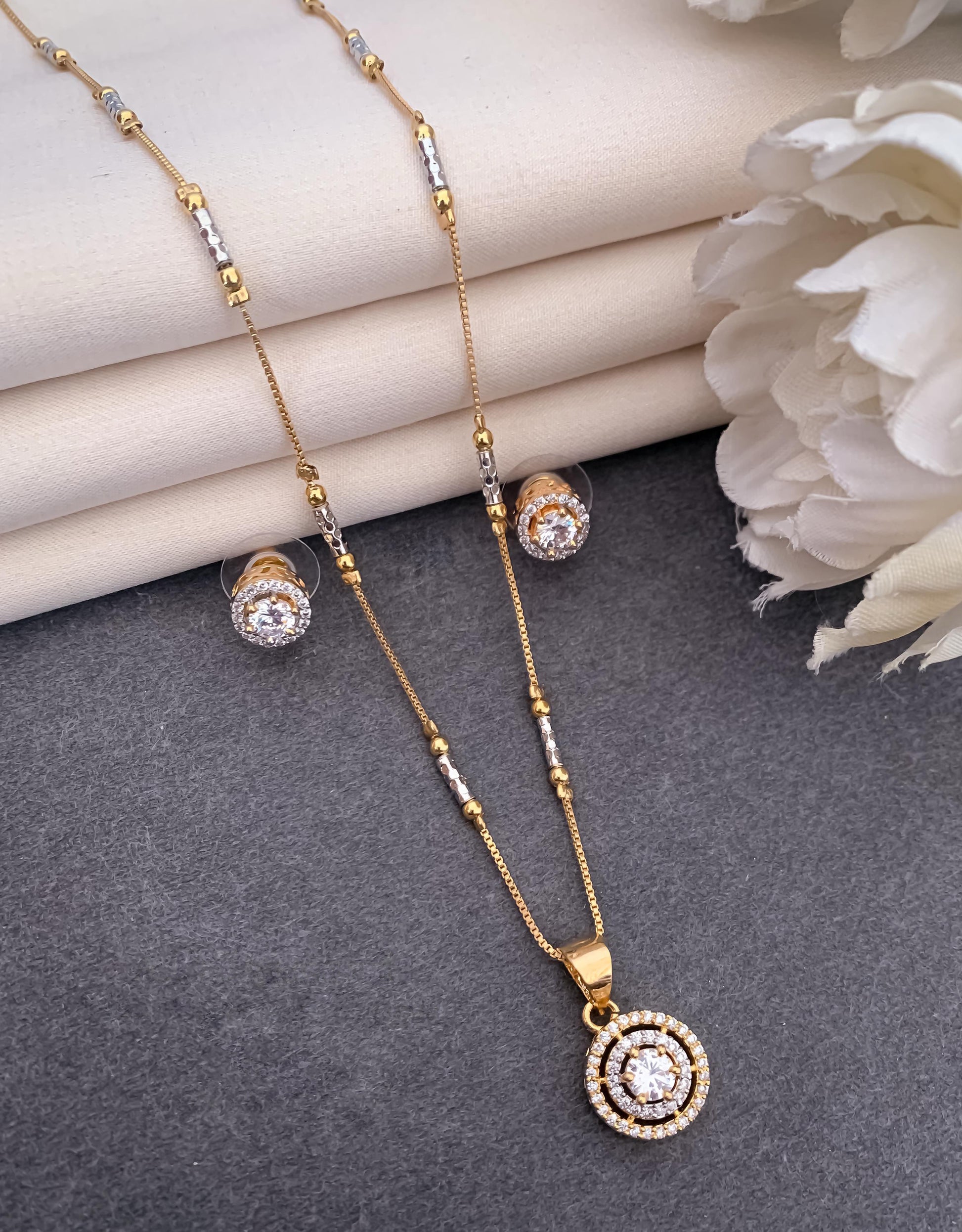 Blush Knot A.D Diamond Pendant Set-OSL03