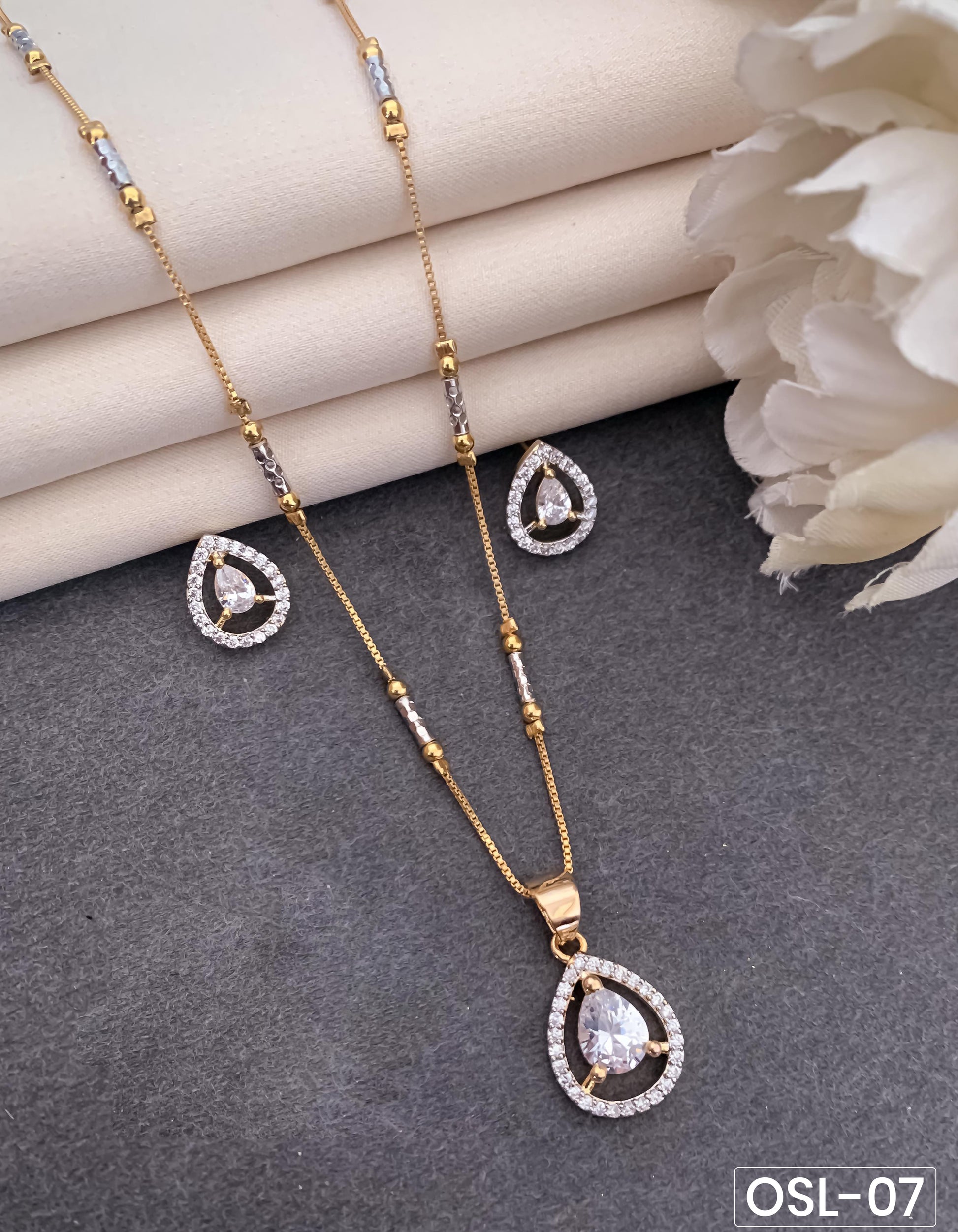 Tune of You A.D Diamond Pendant Set OSL07